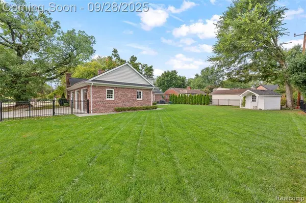 4402 Arlington Drive, Royal Oak, MI 48073