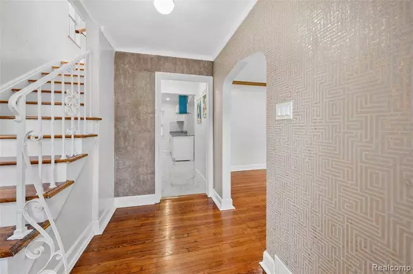 20179 CANTERBURY Road, Detroit, MI 48221