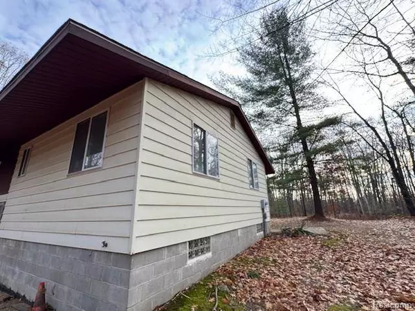 1115 E Granet AVE, Gladwin, MI 48030