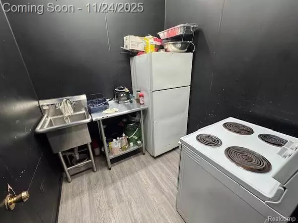 19200 Conant ST, Detroit, MI 48234