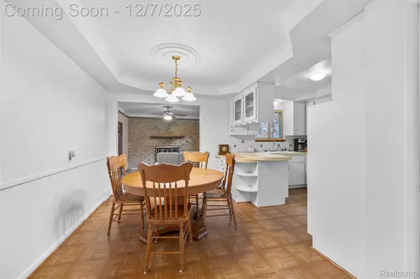 8718 Binney DR, Warren, MI 48093