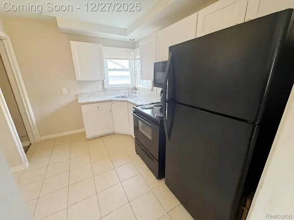 26531 Grant ST, St. Clair Shores, MI 48081