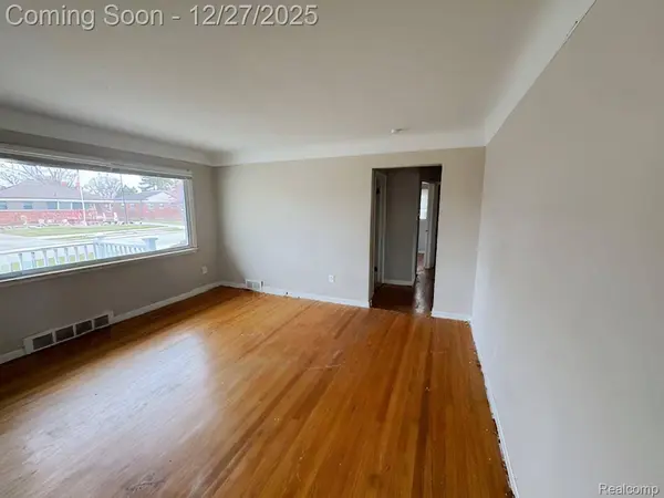 26531 Grant ST, St. Clair Shores, MI 48081