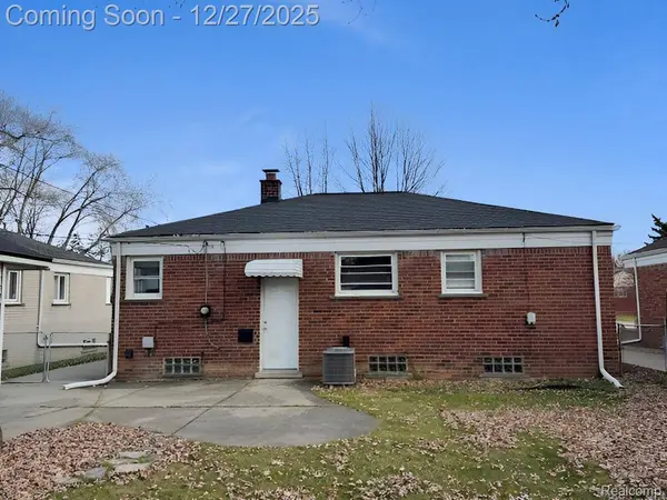 26531 Grant ST, St. Clair Shores, MI 48081