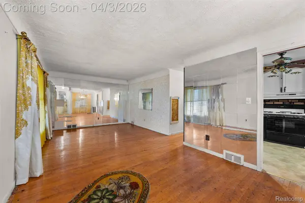 516 E Woodward Heights BLVD, Hazel Park, MI 48030