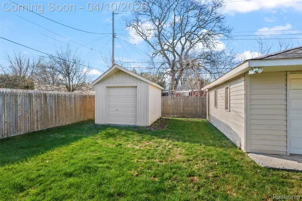 11368 Canterbury DR, Warren, MI 48093