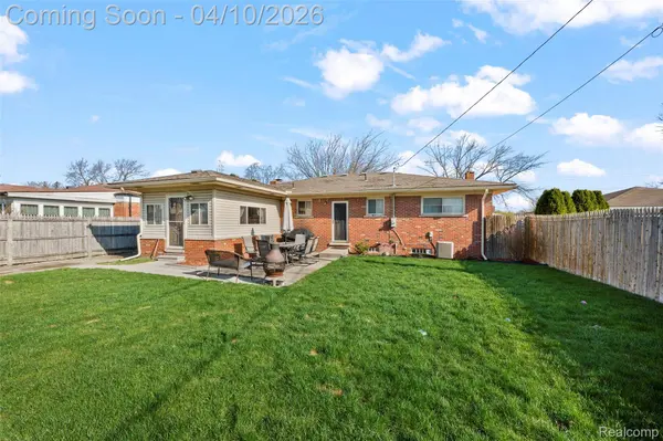 11368 Canterbury DR, Warren, MI 48093