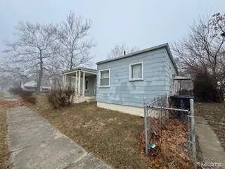 19400 Montrose, Detroit, MI 48235