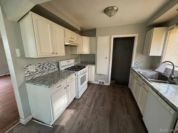 22641 Pembroke AVE, Detroit, MI 48219