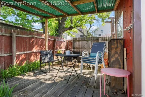 11338 Lumpkin ST, Hamtramck, MI 48212