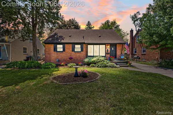 10467 W 11 Mile RD, Huntington Woods, MI 48070