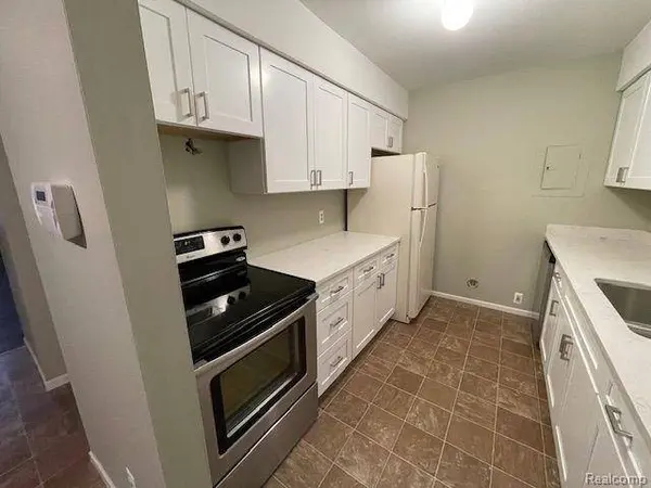 804 S STEPHENSON, Royal Oak, MI 48067
