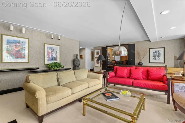 1427 Vinsetta BLVD, Royal Oak, MI 48067