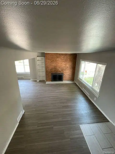 233 W 12 MILE RD, Royal Oak, MI 48073