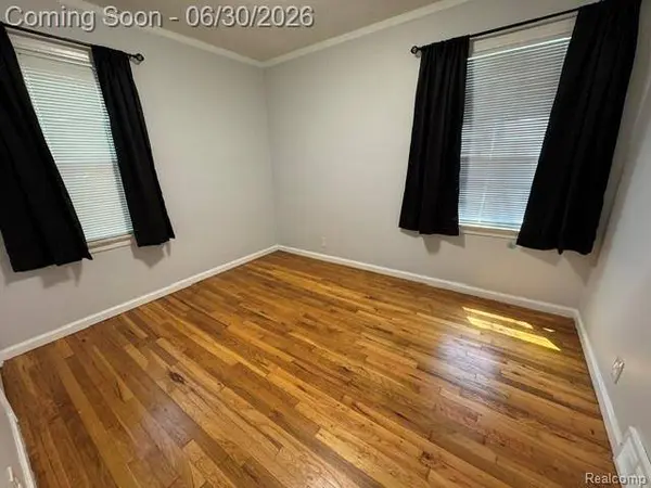 1825 Barrett AVE, Royal Oak, MI 48067