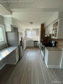 233 W 12 MILE RD, Royal Oak, MI 48073