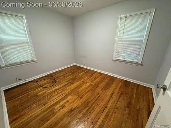 1825 Barrett AVE, Royal Oak, MI 48067