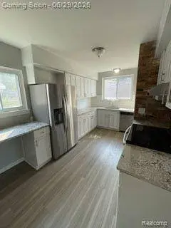 233 W 12 MILE RD, Royal Oak, MI 48073