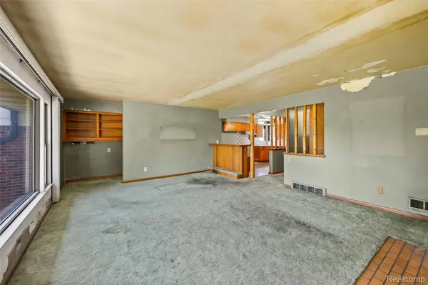 25212 Fairway DR, Dearborn, MI 48124