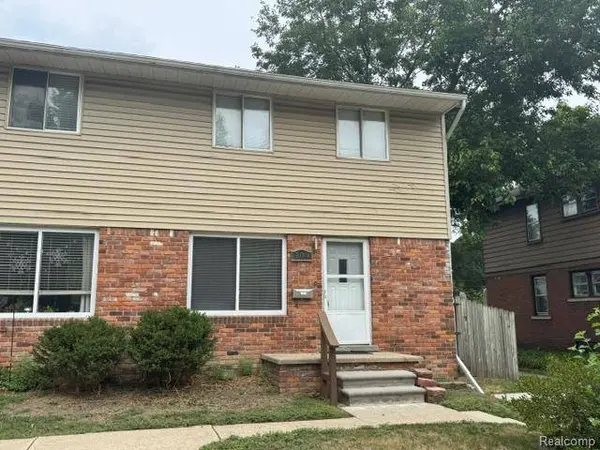 309 E Farnum AVE