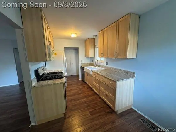 3224 WOODLAND AVE, Royal Oak, MI 48073