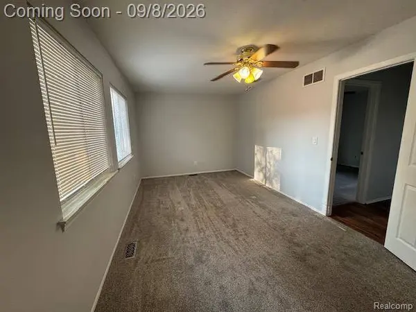 3224 WOODLAND AVE, Royal Oak, MI 48073