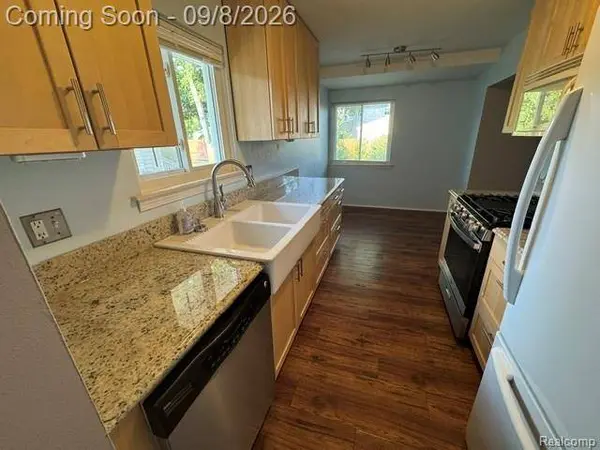 3224 WOODLAND AVE, Royal Oak, MI 48073