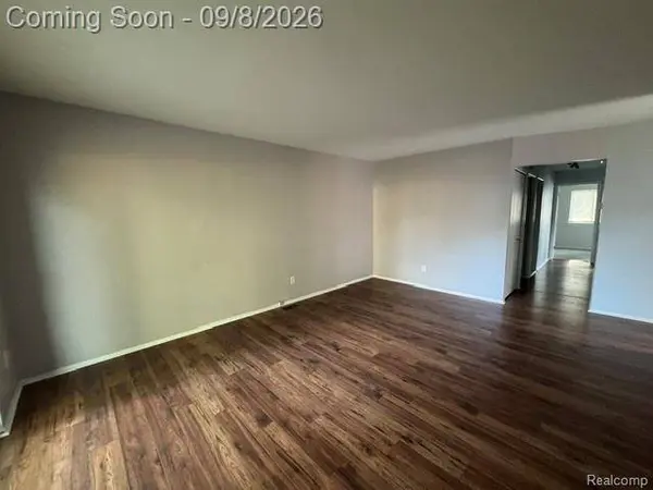 3224 WOODLAND AVE, Royal Oak, MI 48073