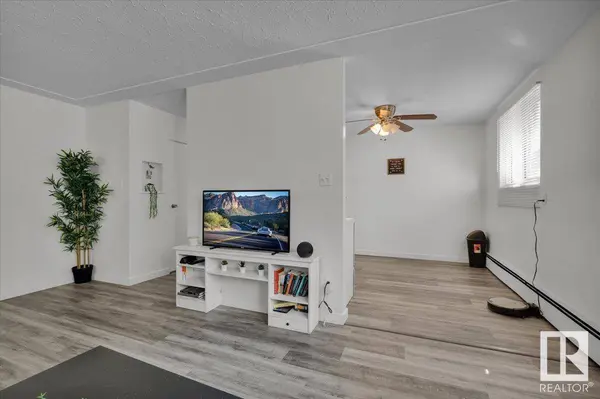 #3 10625 107 AV NW, Edmonton, AB T5H 0W5