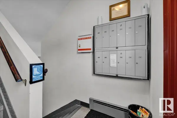 #3 10625 107 AV NW, Edmonton, AB T5H 0W5