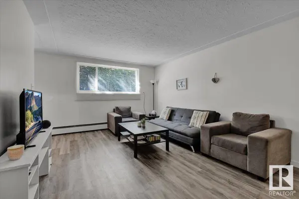 #3 10625 107 AV NW, Edmonton, AB T5H 0W5