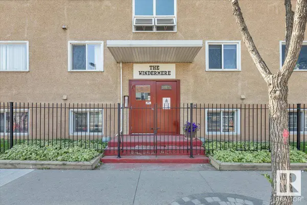 #3 10625 107 AV NW, Edmonton, AB T5H 0W5