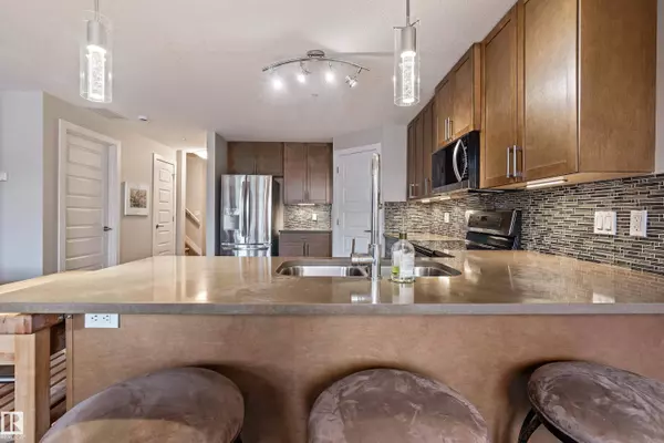 #E 5151 WINDERMERE BV NW, Edmonton, AB T6W 2K4