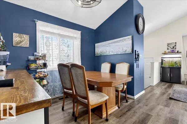 2808 25 ST NW, Edmonton, AB T6T 2A3