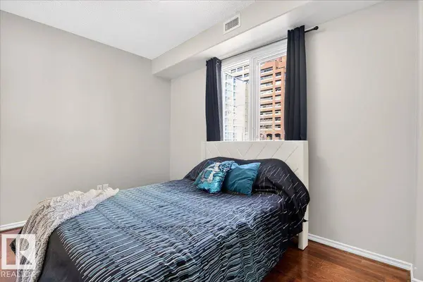 #707 9707 106 ST NW, Edmonton, AB T5K 0B7