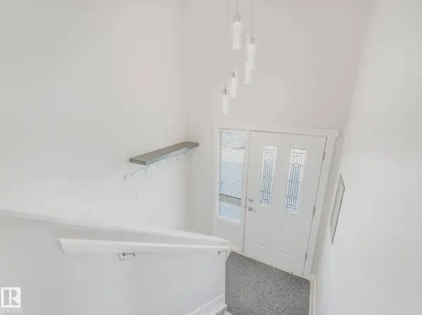 180 DUNLUCE RD NW, Edmonton, AB T5X 4N9