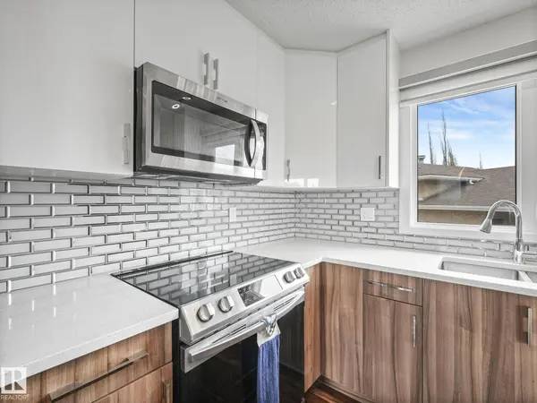 180 DUNLUCE RD NW, Edmonton, AB T5X 4N9