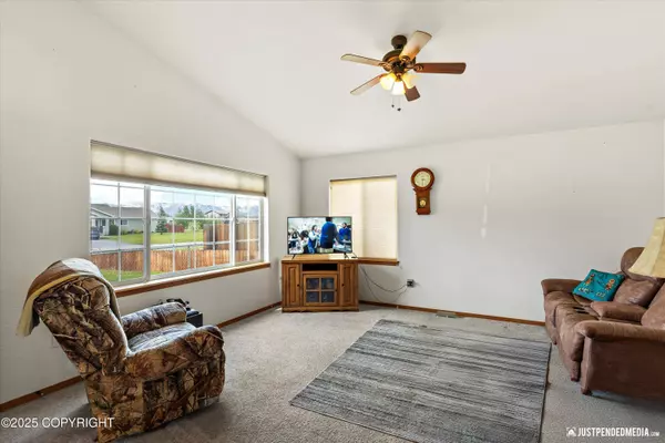 13693 E Guernsey LN, Palmer, AK 99645