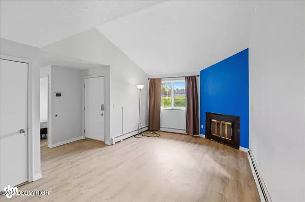 4294 Reka DR, Anchorage, AK 99508