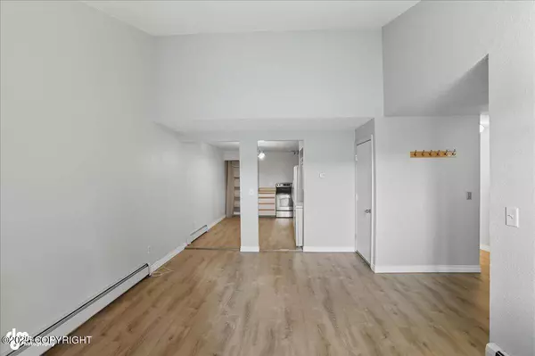 4294 Reka DR, Anchorage, AK 99508