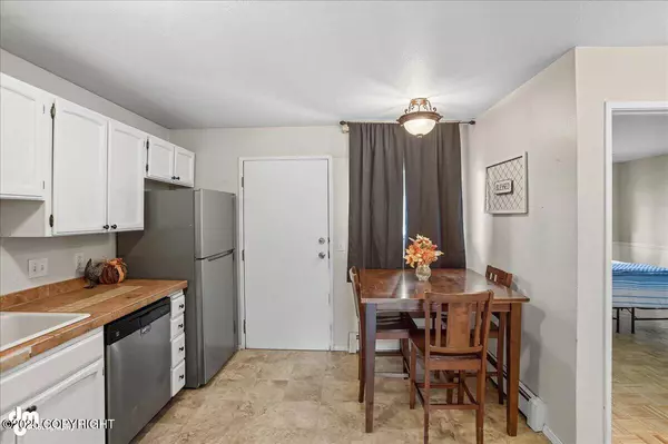 231 mccarrey ST 7A, Anchorage, AK 99508