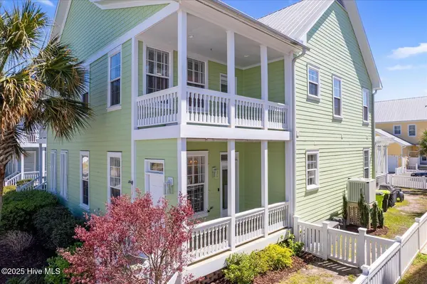 215 Silver Sloop WAY, Carolina Beach, NC 28428