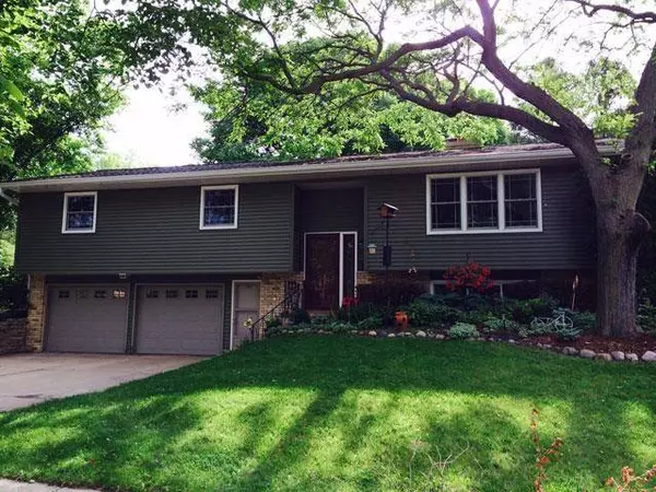 5 S YELLOWSTONE Drive, Madison, WI 53705