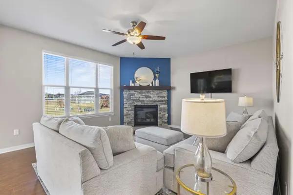 466 Crescendo Dr, Sun Prairie, WI 53590-8822