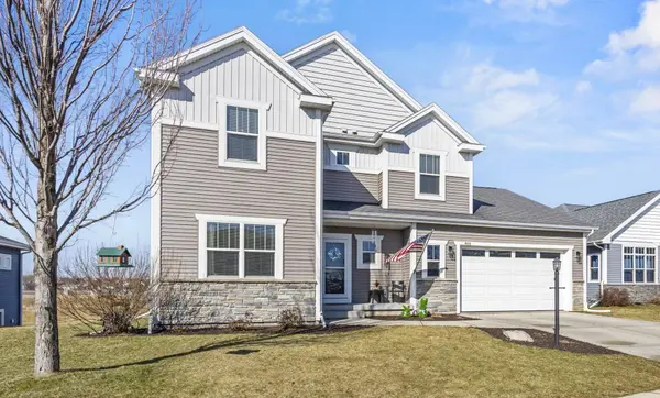 466 CRESCENDO Drive, Sun Prairie, WI 53590-30
