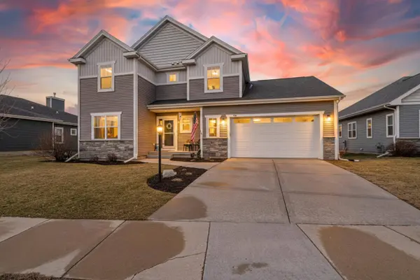 466 CRESCENDO Drive, Sun Prairie, WI 53590-30