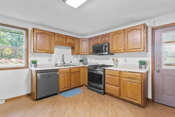1642 Greenway Road, Sun Prairie, WI 53590