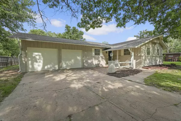 3916 N Clarence, Wichita, KS 67204