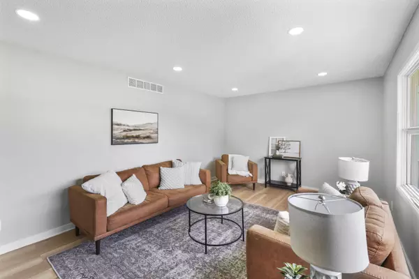 2440 N Battin Ave, Wichita, KS 67220