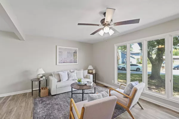 1534 N Valleyview Ct, Wichita, KS 67212